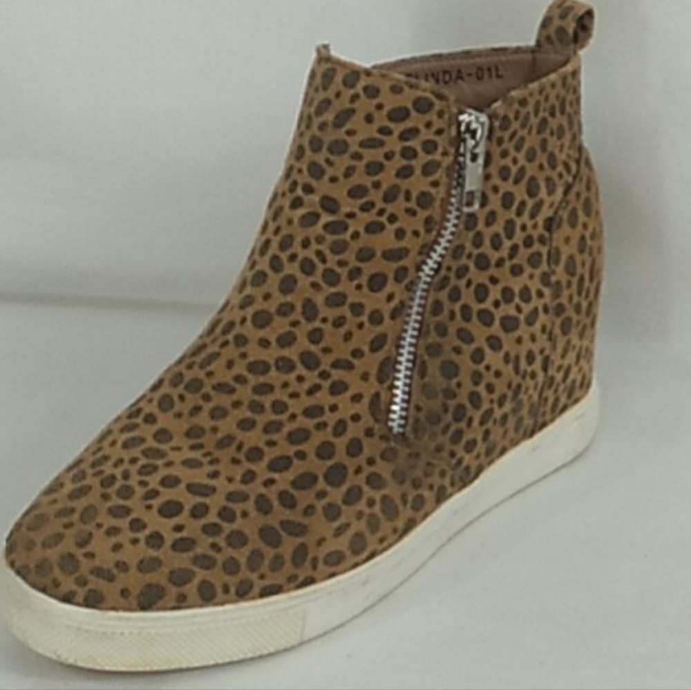 Women's Olivia & Kate " Melinda" High Top Print Sneaker Size 6